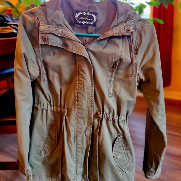 Mid length woman's jacket - Picture 2 of 11